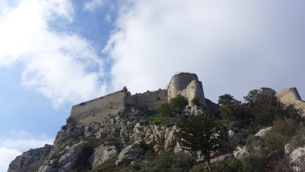 Замок Кантара на острове Кипр